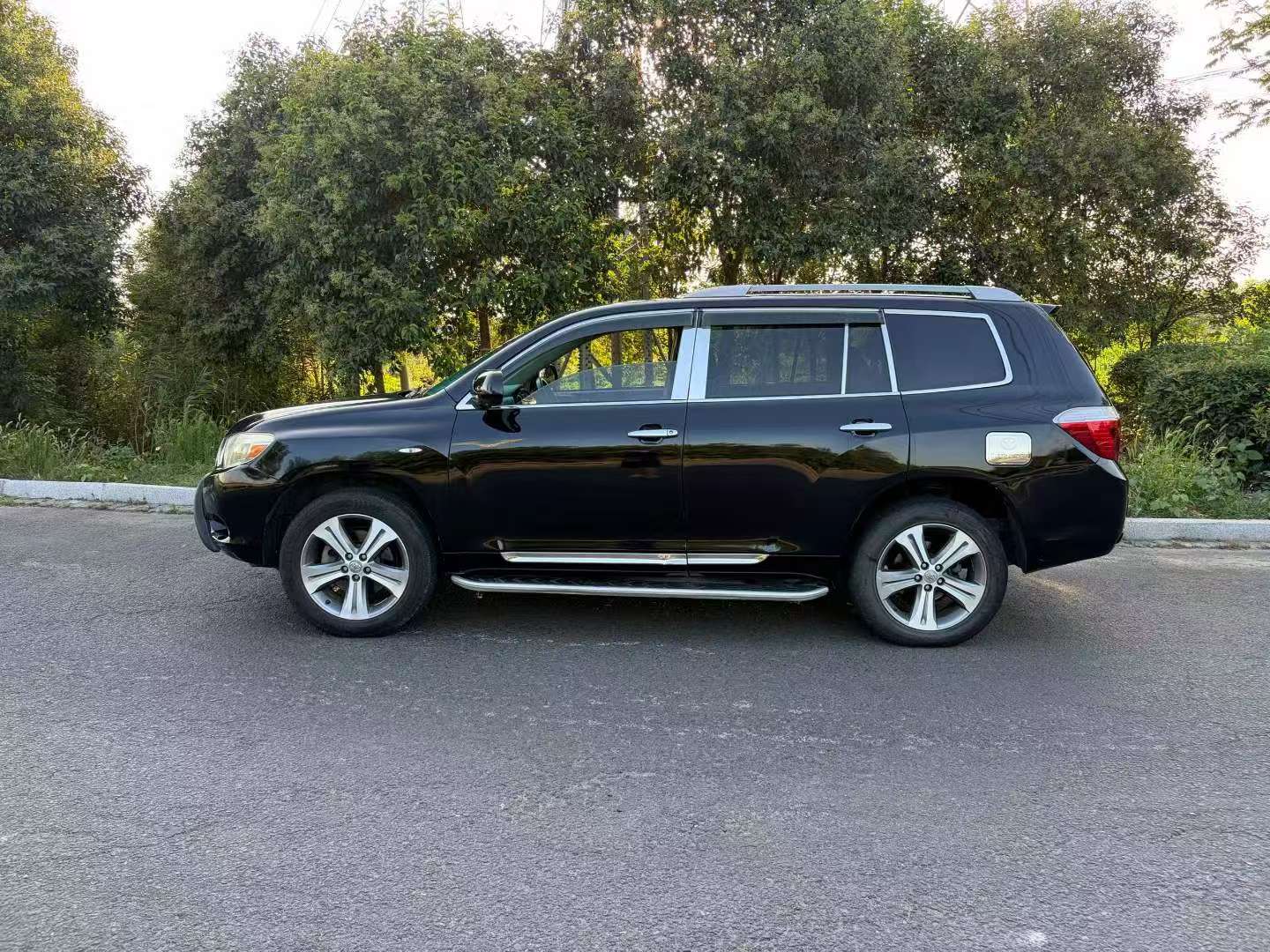 Toyota Highlander 3.5L Top Trim 2