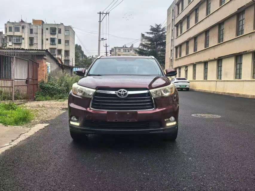 Toyota Highlander 2.0T AWD 7-Seat Luxury 2