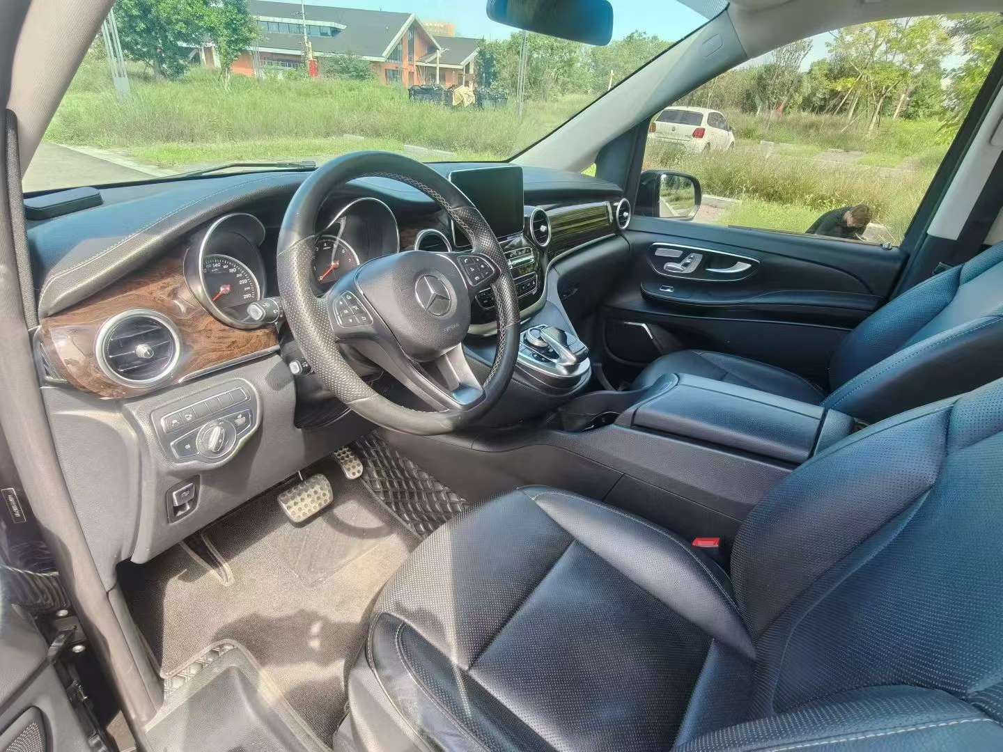 Mercedes-Benz V-Class 2018 V 260 L Prestige Extended 4