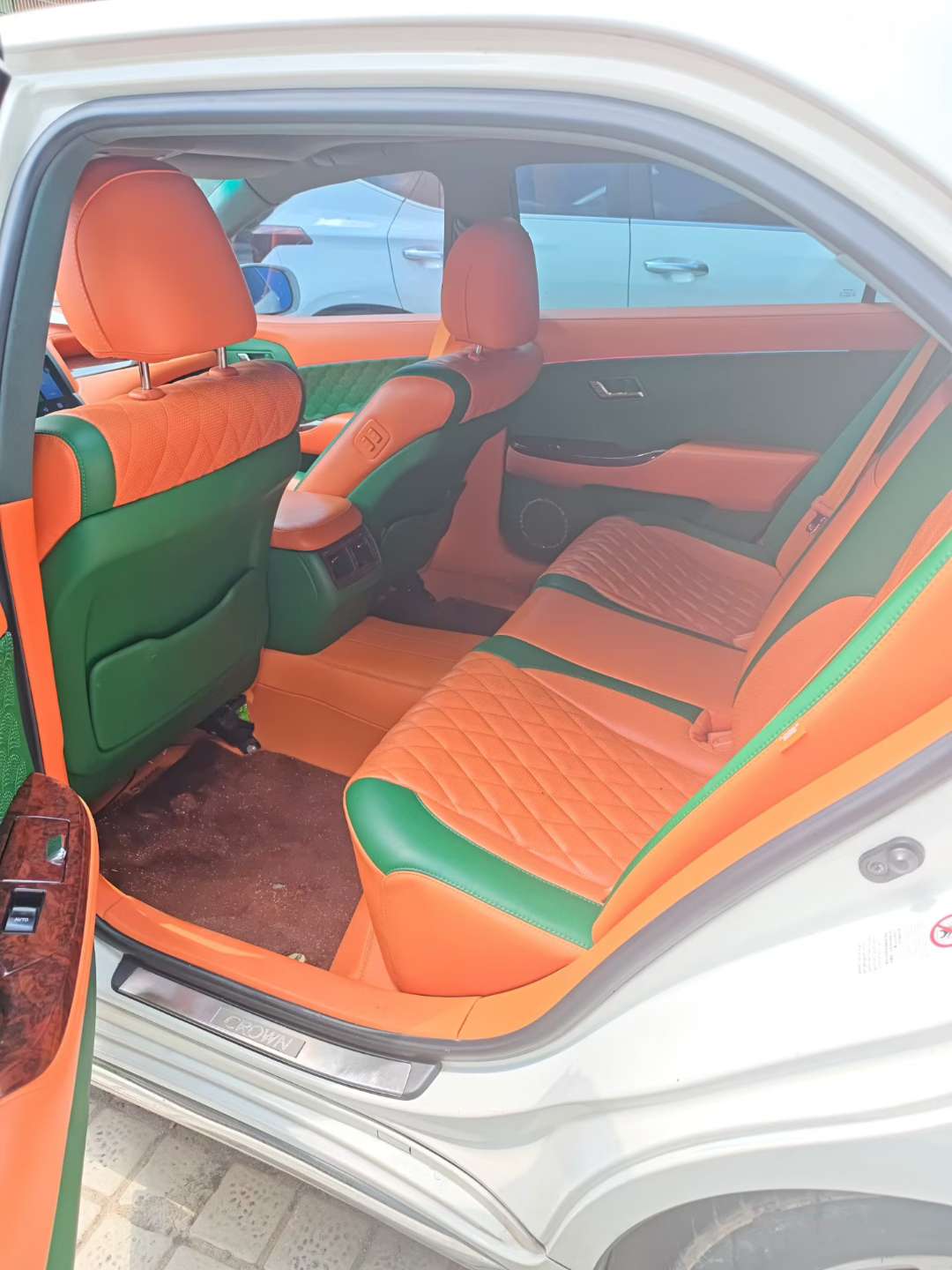 Toyota Crown 2.5 Automatic 6