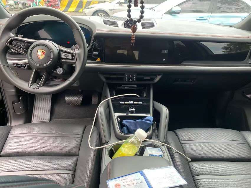 Porsche Cayenne 3.0T 5