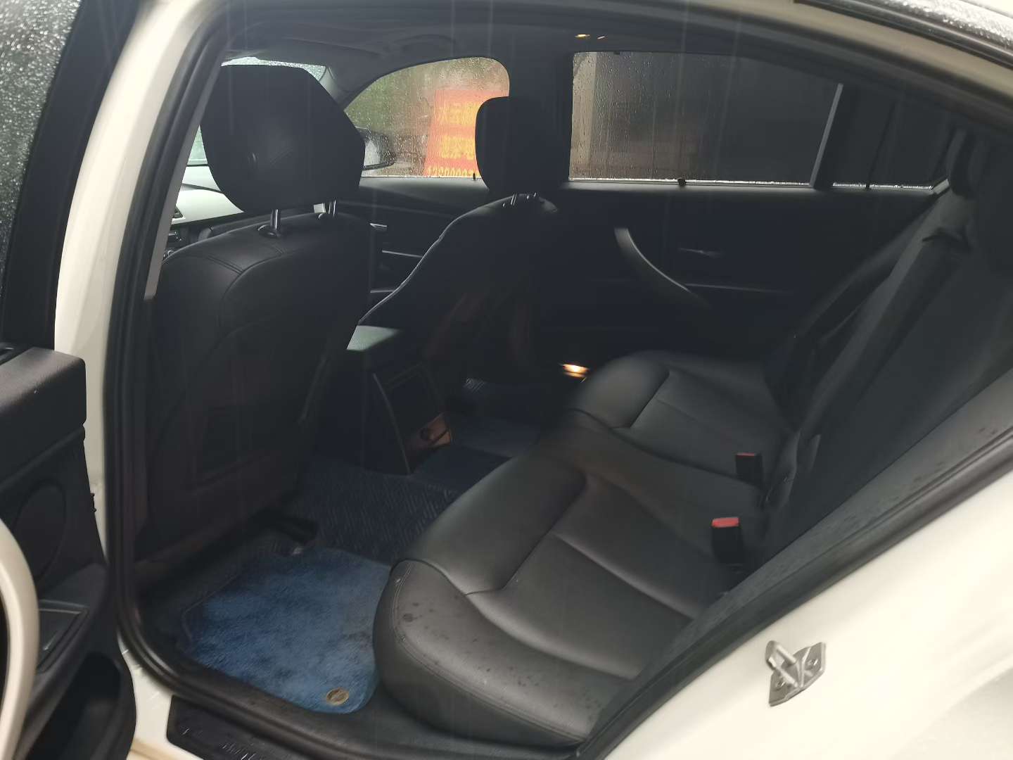 BMW 3 Series 316Li 7
