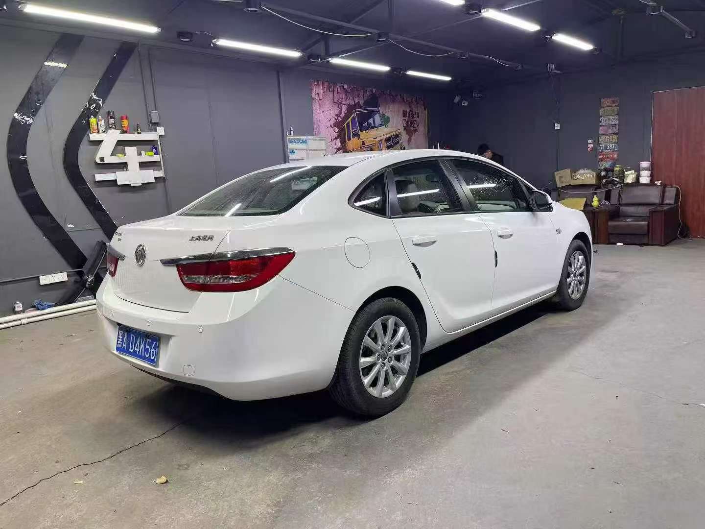 Buick Excelle 4