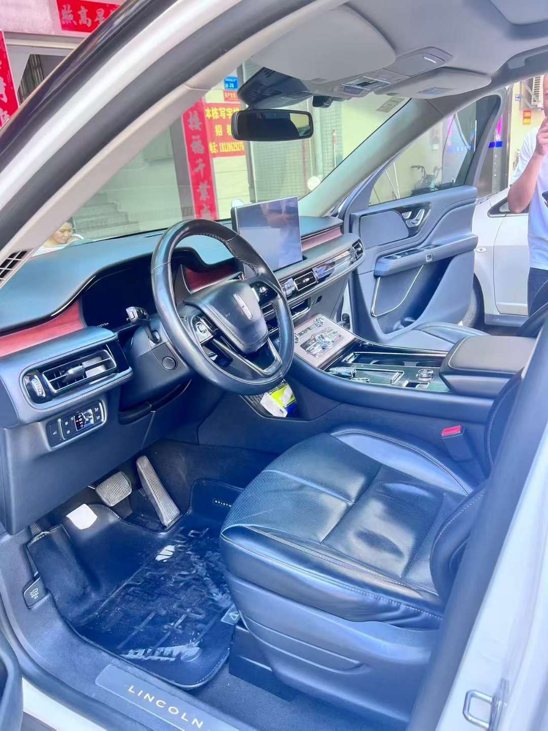 Lincoln Aviator 3.0T V6 AWD Prestige Edition 4