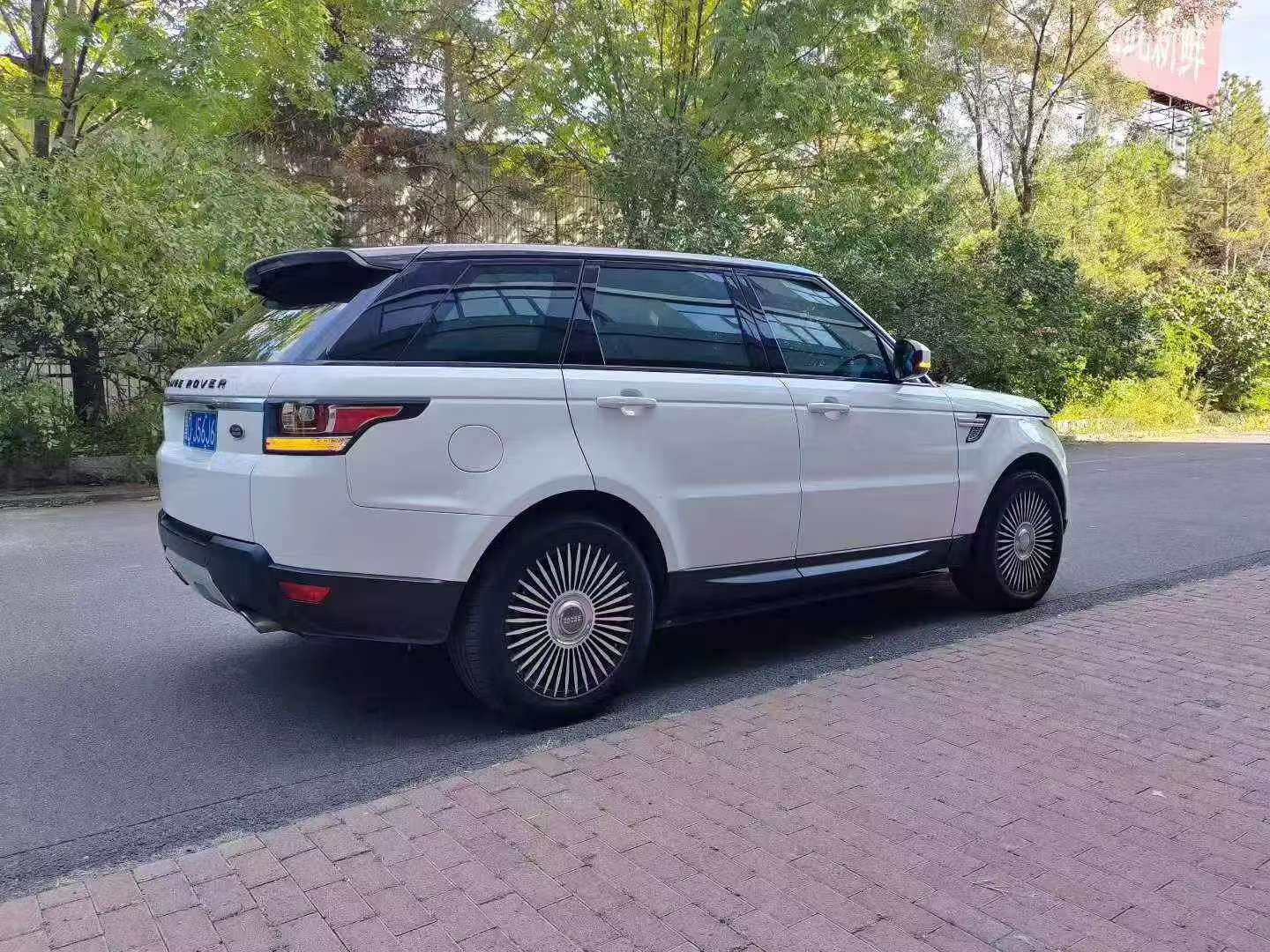 Land Rover Range Rover Sport 2015 3.0T AWD 9
