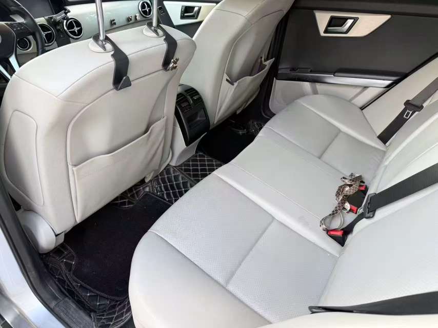 Mercedes-Benz GLK-Class 4