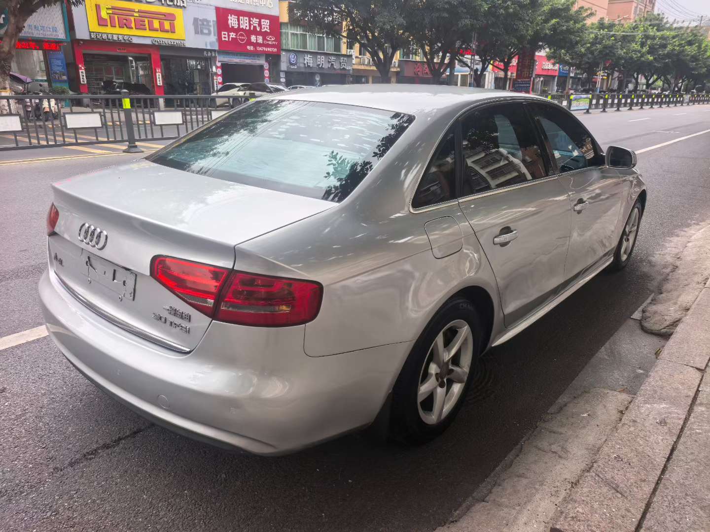 Audi A4L 6