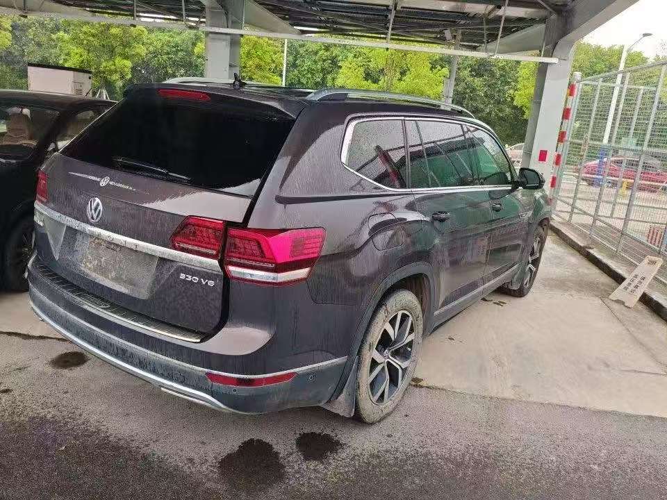 Volkswagen Teramont 2.5T 530 V6 4WD Luxury Edition 4