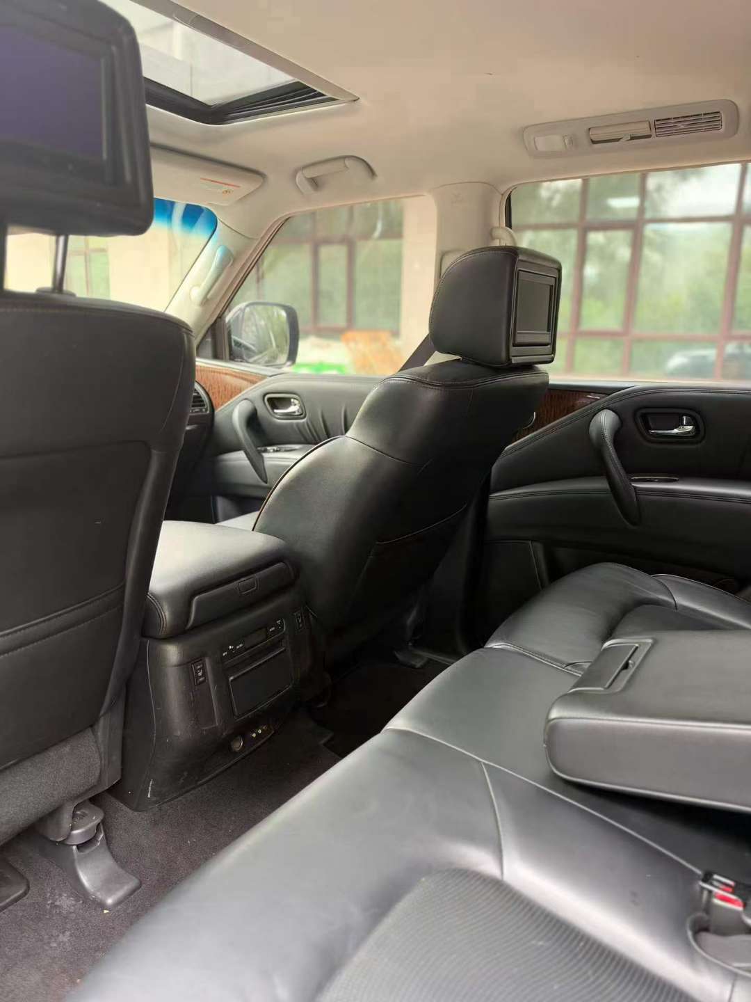 Nissan Patrol 4WD Flagship Edition 5.6L V8 6