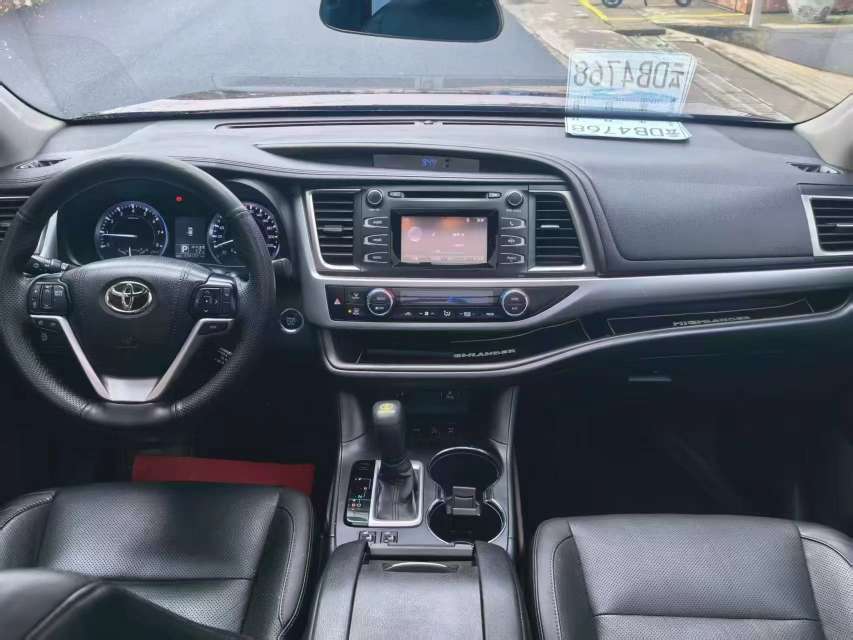Toyota Highlander 2.0T AWD 7-Seat Luxury 6