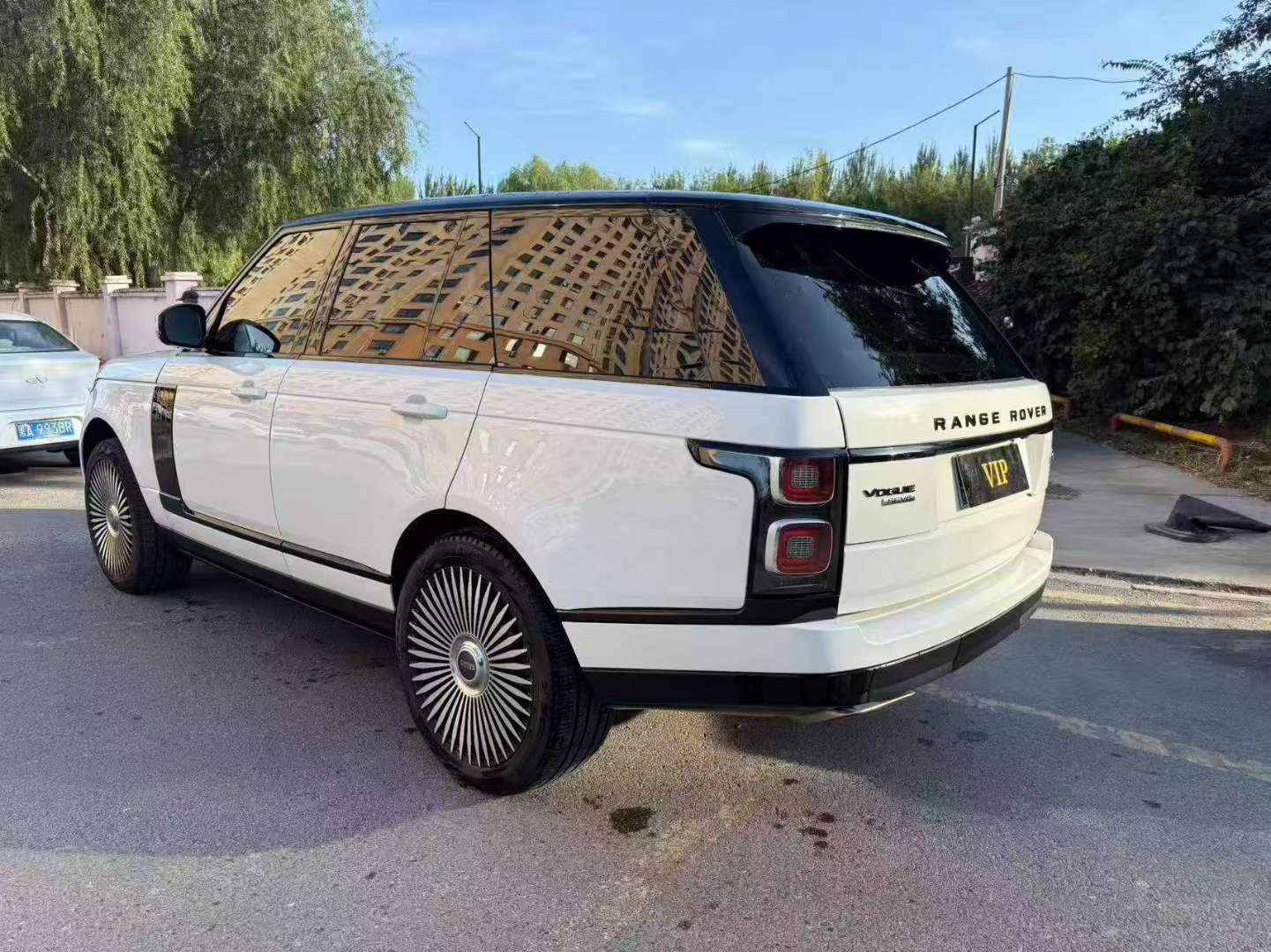 Land Rover Range Rover Executive 2015 7