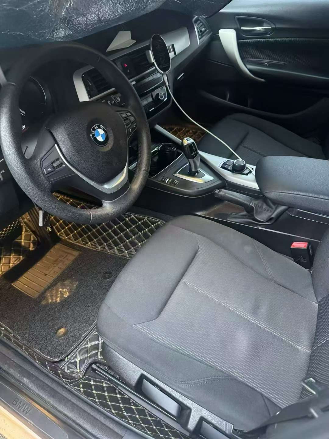 BMW 1 Series 2019 118i Leading Edition 4