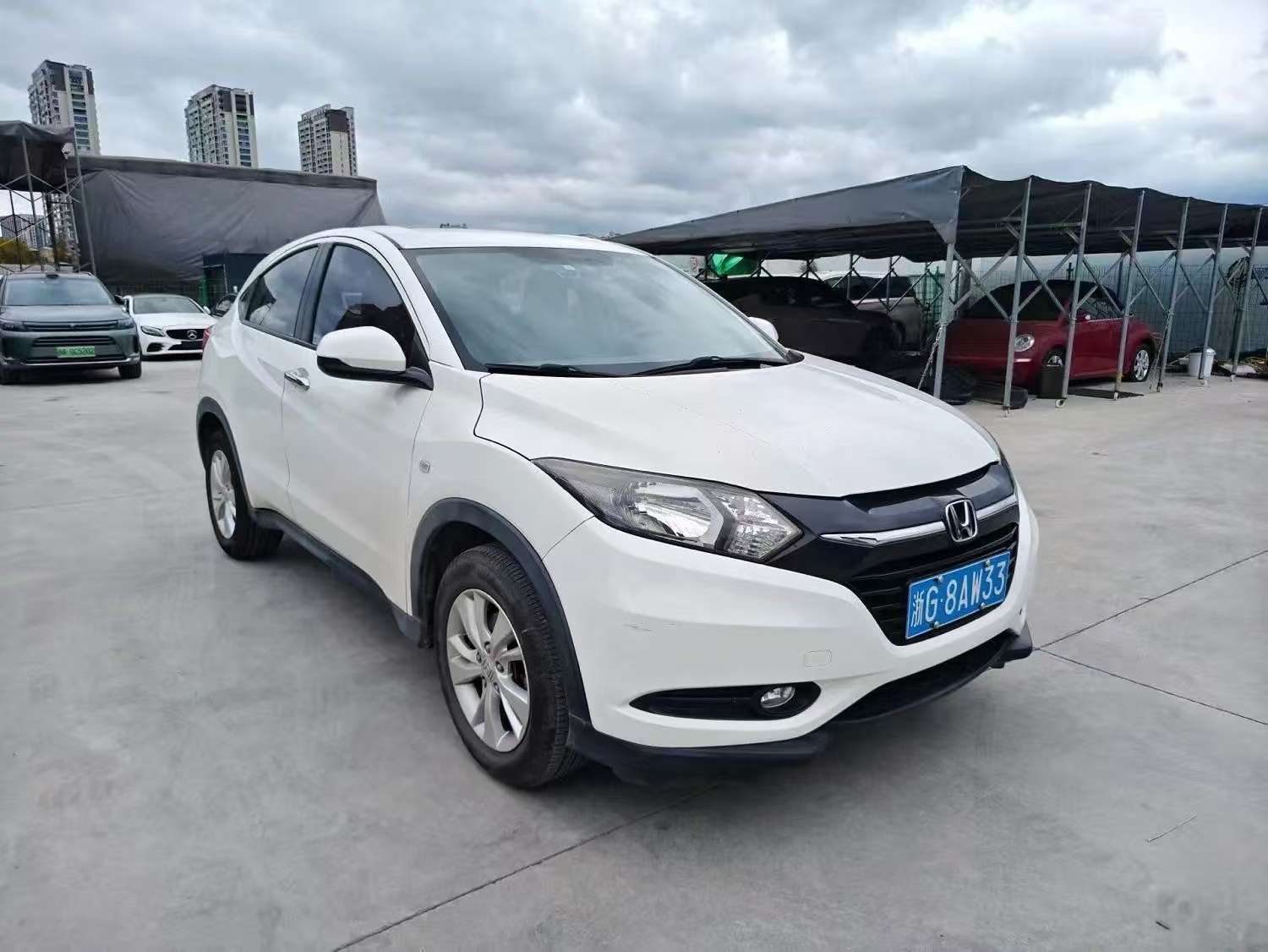Honda Vezel 1.5L CVT FWD Comfort Edition 2