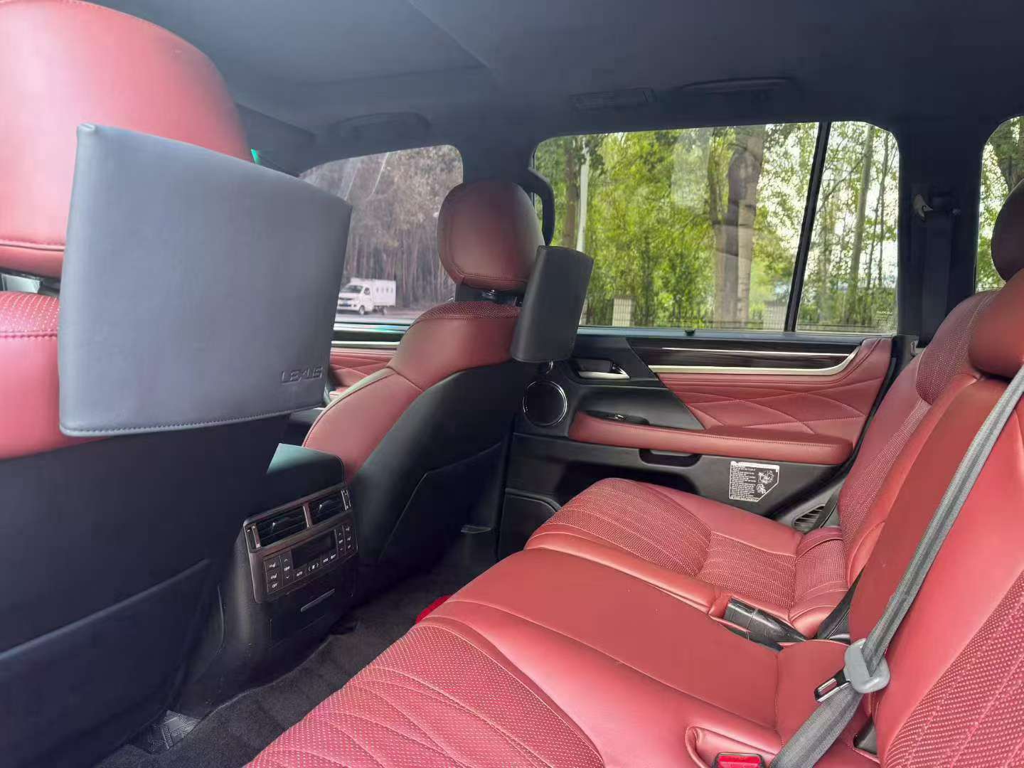 Lexus LX570 2010 5.7L V8 8