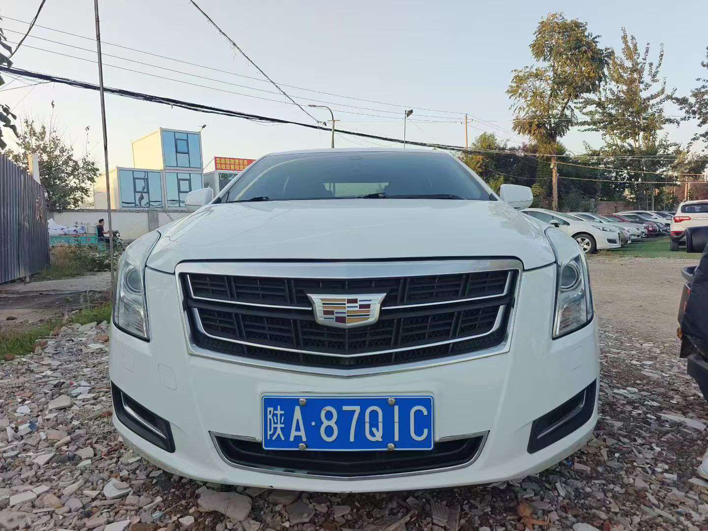 Cadillac XTS 2.0T Automatic with Sunroof