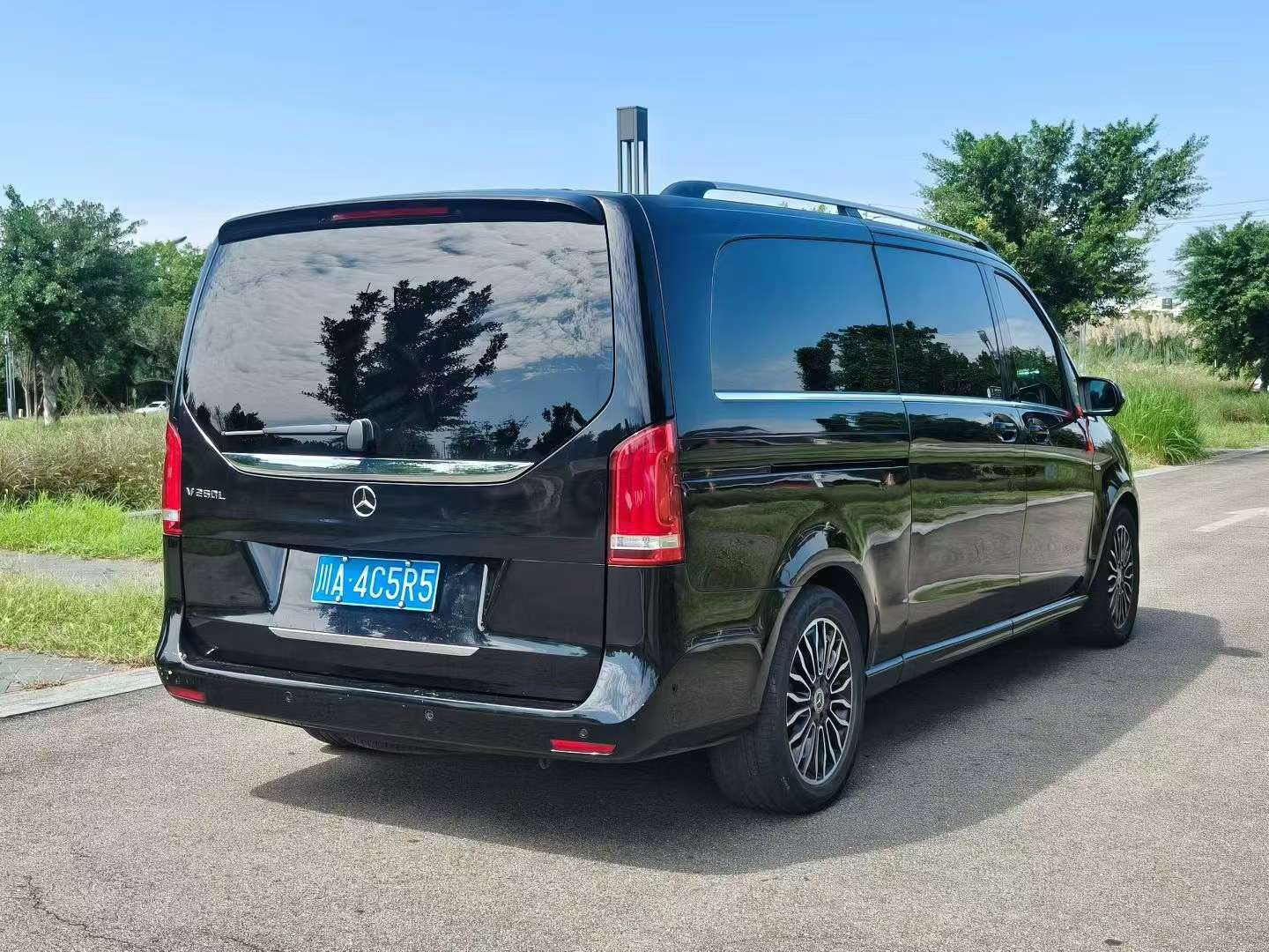 Mercedes-Benz V-Class 2018 V 260 L Prestige Extended 9