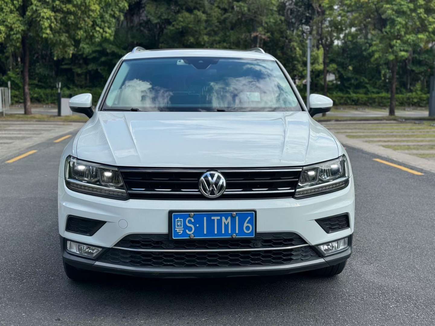 Volkswagen Tiguan 330TSI AWD R-Line 2