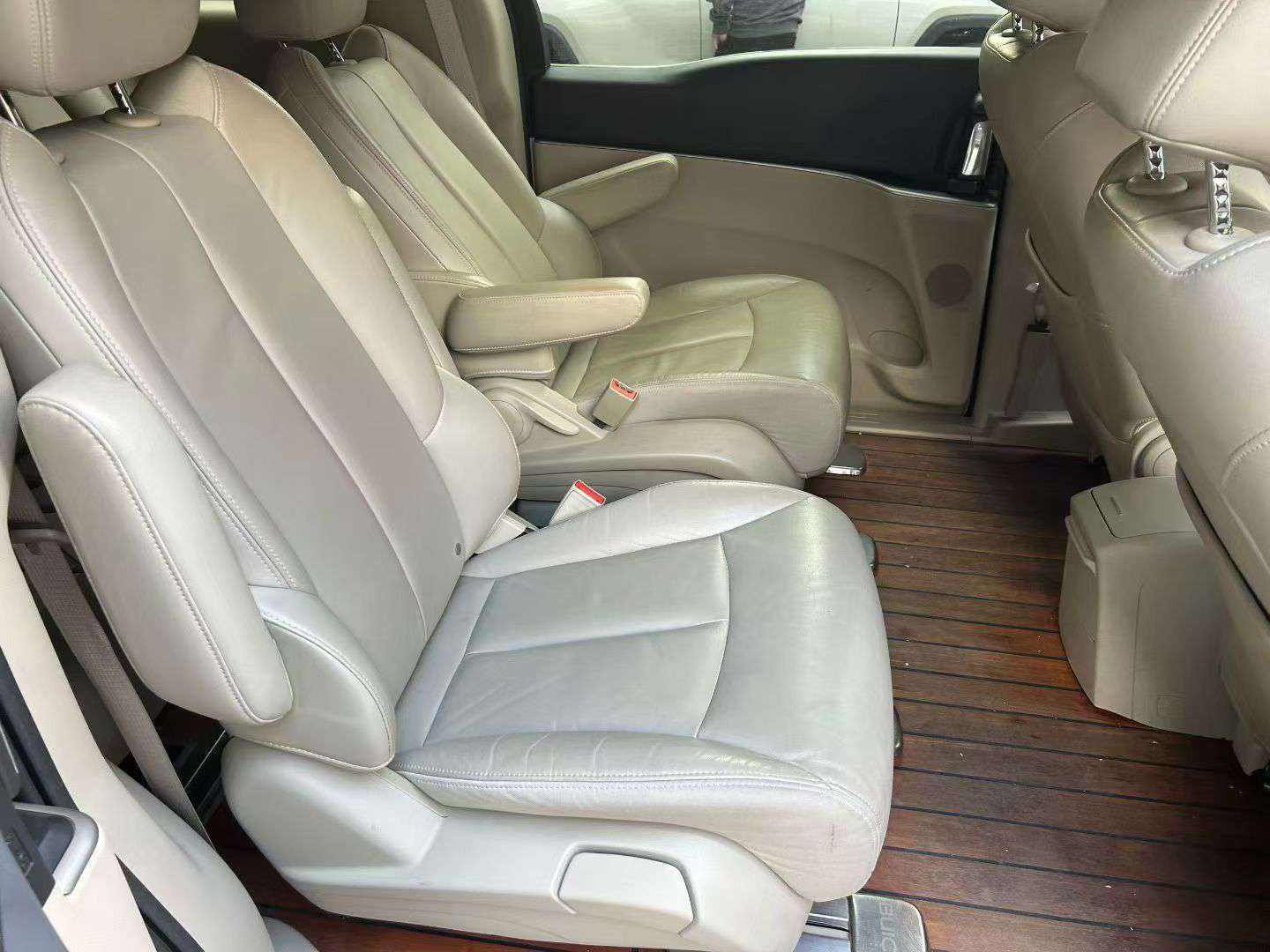 Buick GL8 28T Luxury Edition 7