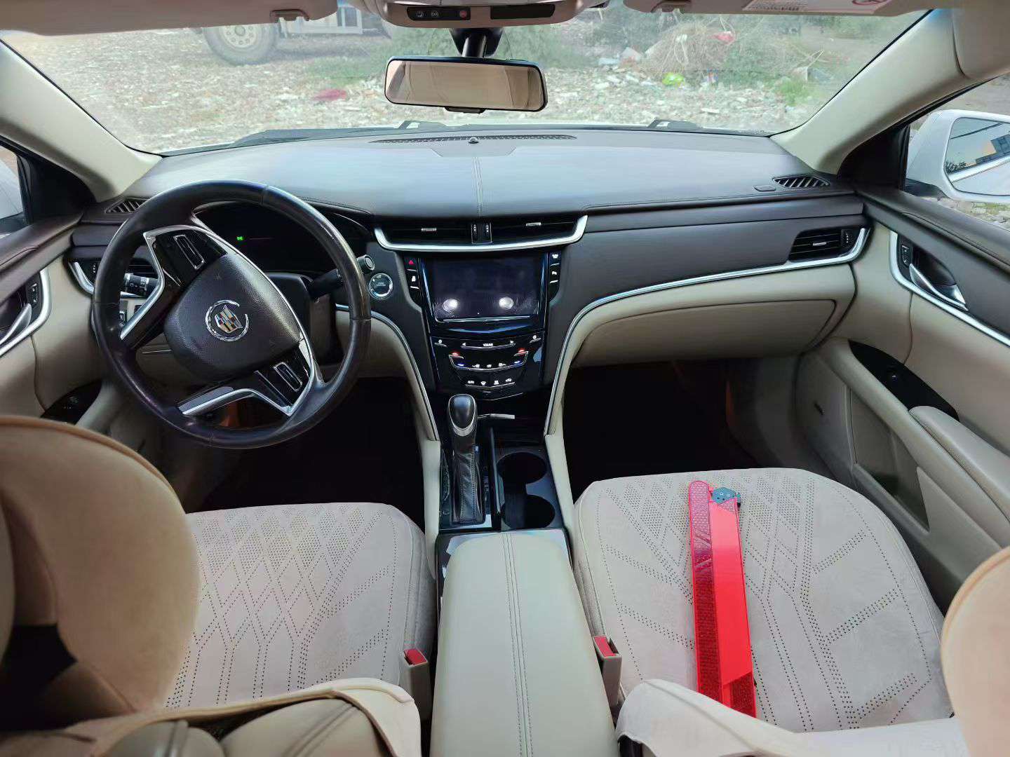 Cadillac XTS 2.0T Automatic with Sunroof 5