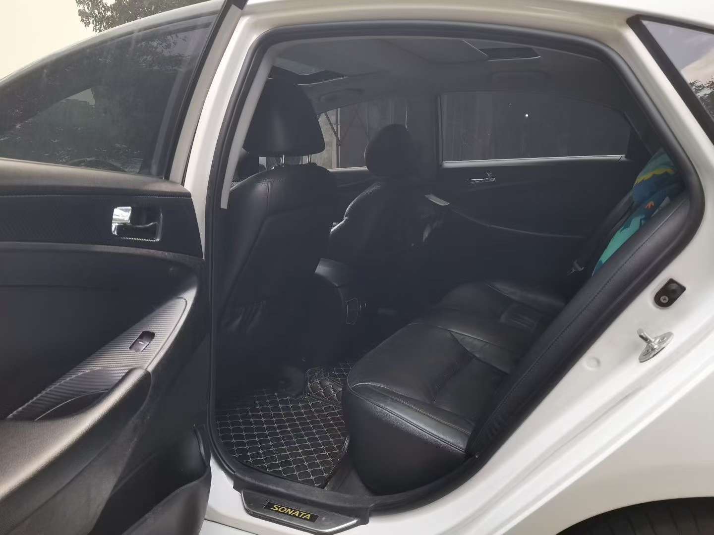 Hyundai Sonata 2.0L Automatic Dual Sunroof 9