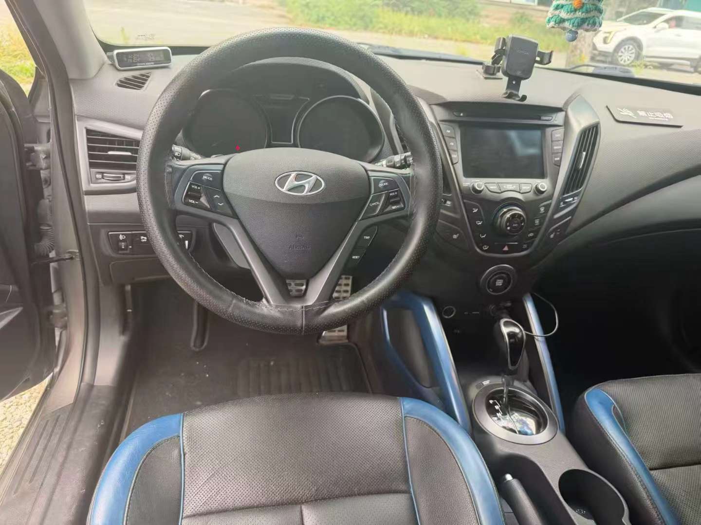 Hyundai Veloster 7