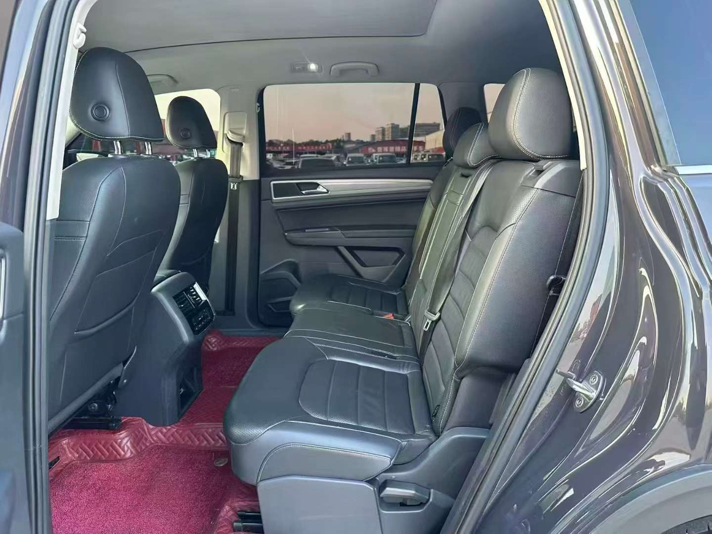 Volkswagen Teramont 7-Seat Luxury Edition 6