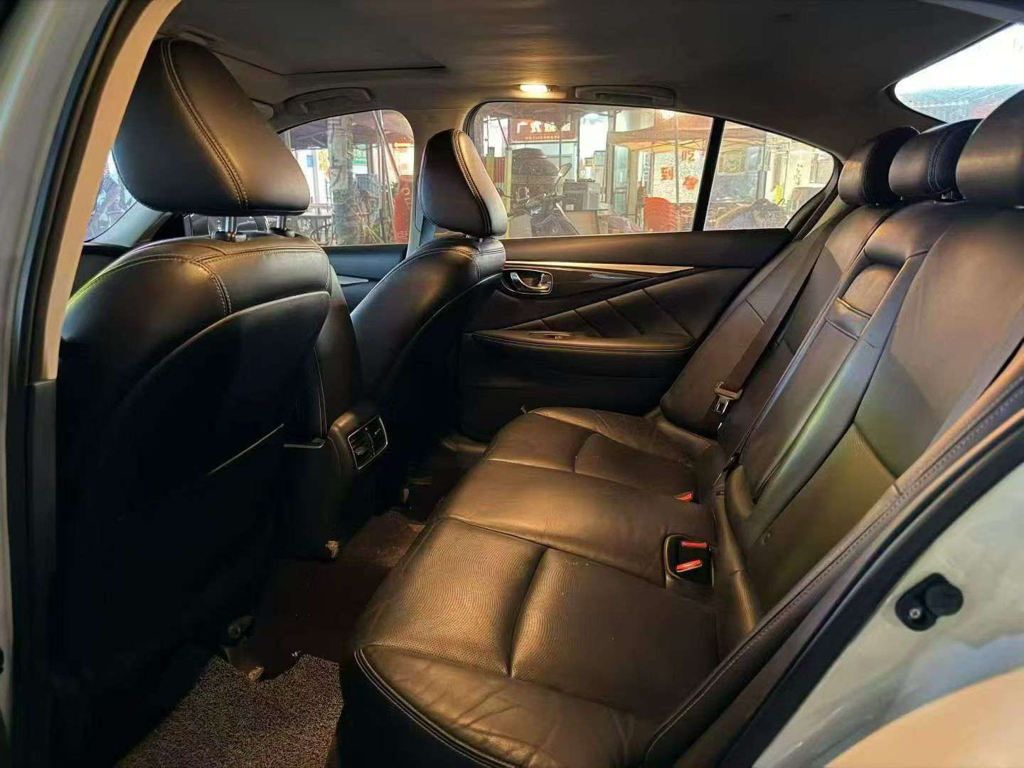 Infiniti Q50 2.0T Automatic Comfort Trim 4