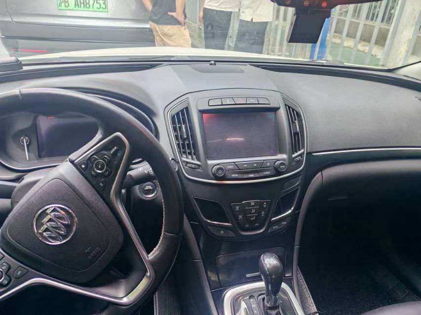 Buick Regal 6