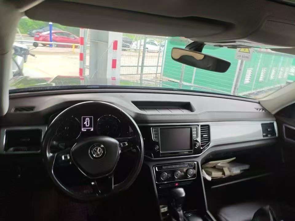 Volkswagen Teramont 2.5T 530 V6 4WD Luxury Edition 7