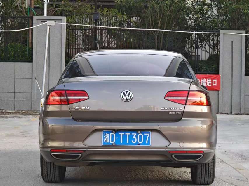 Volkswagen Magotan 2017 330 Luxury 1.8T 3