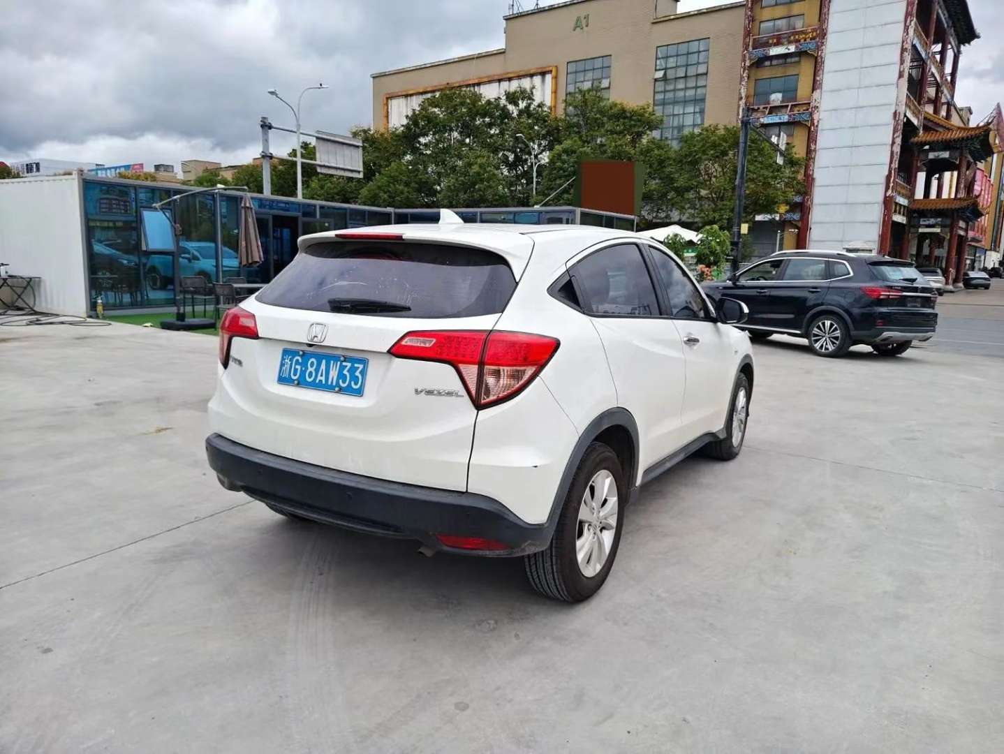 Honda Vezel 1.5L CVT FWD Comfort 4