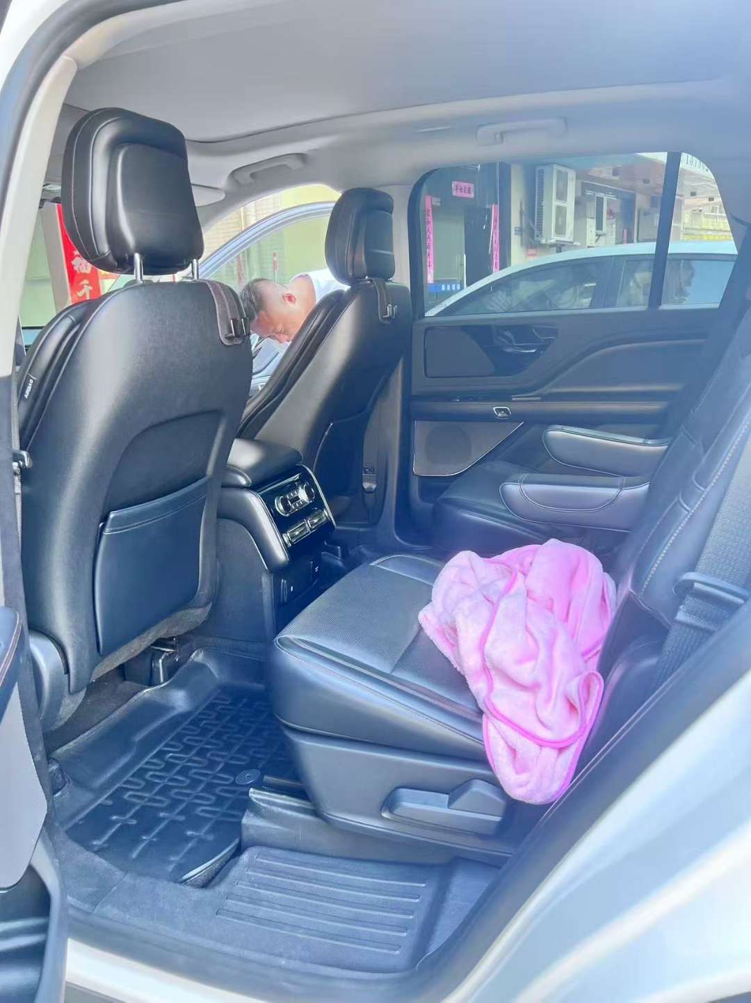 Lincoln Aviator 3.0T V6 AWD Prestige Edition 3