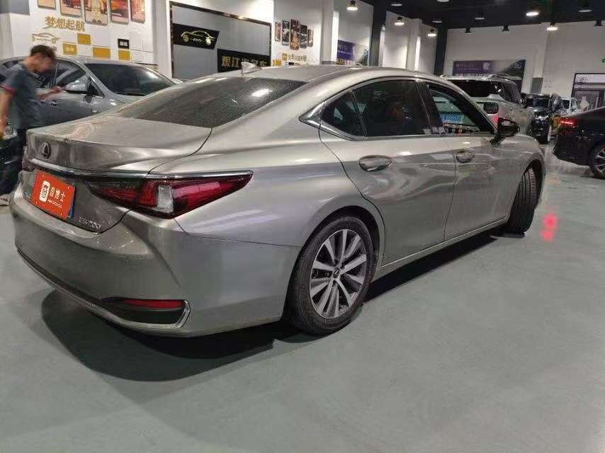 Lexus ES ES200 Excellence Edition