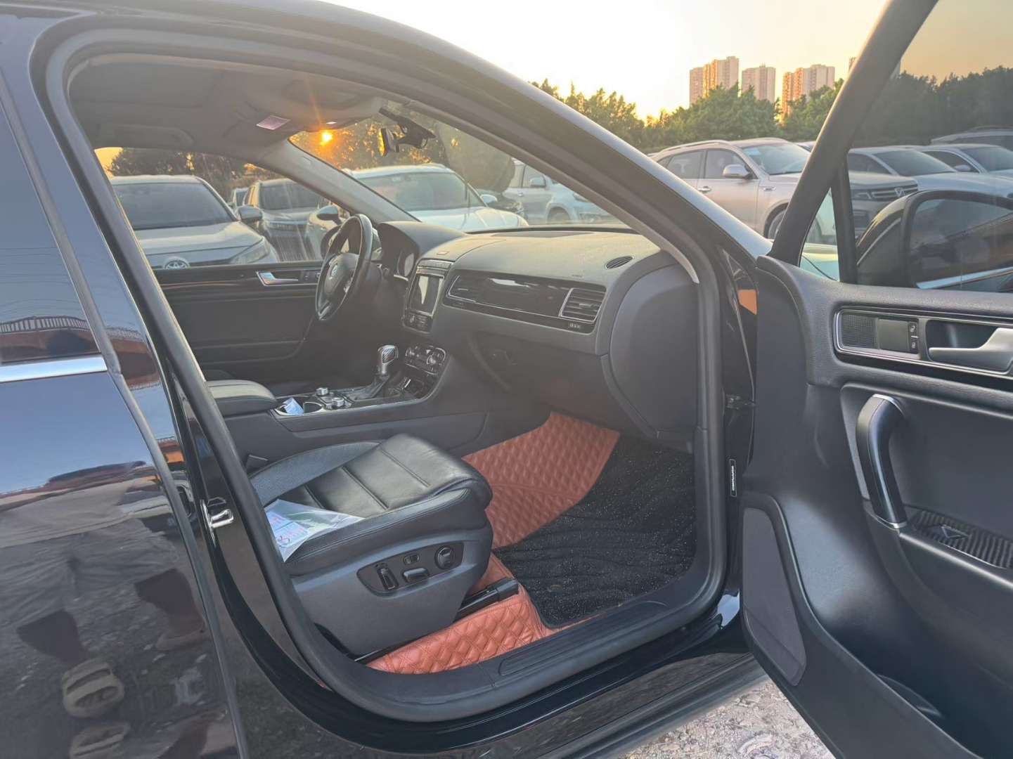 Volkswagen Touareg 3.0T AWD Wild Edition 7