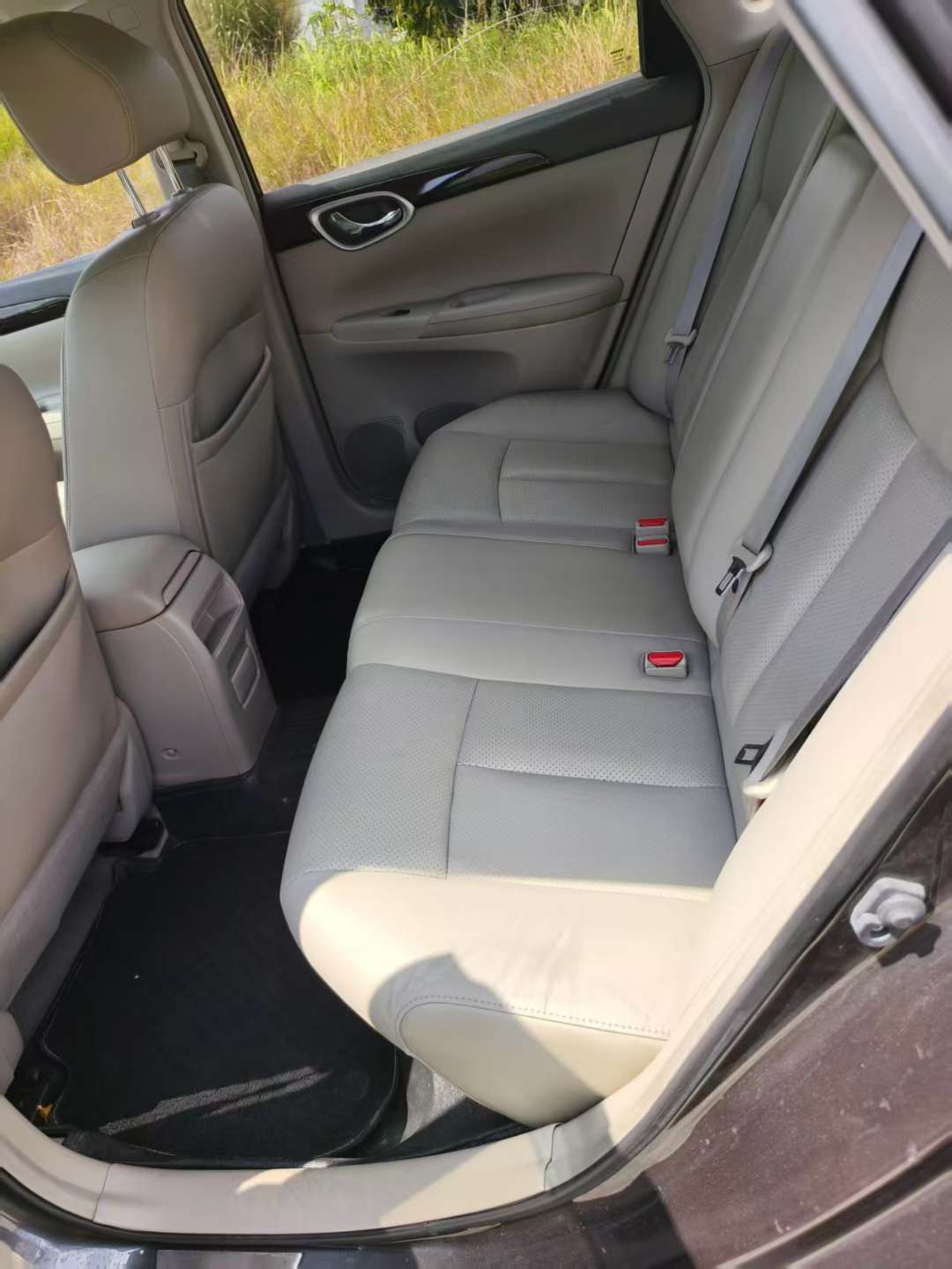 Nissan Sylphy 2013 1.6L Automatic Luxury Edition 7