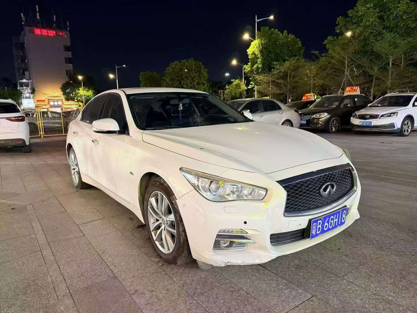 Infiniti Q50 2.0T Automatic Comfort Trim