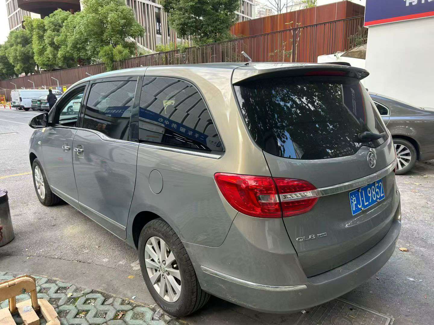 Buick GL8 28T Luxury Edition 9