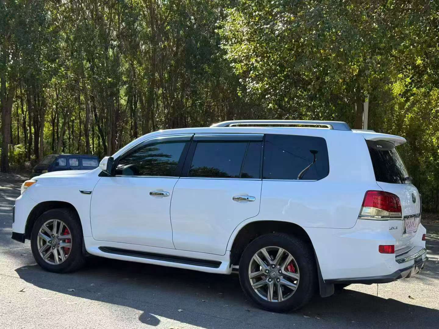 Lexus LX570 5.7L V8 5
