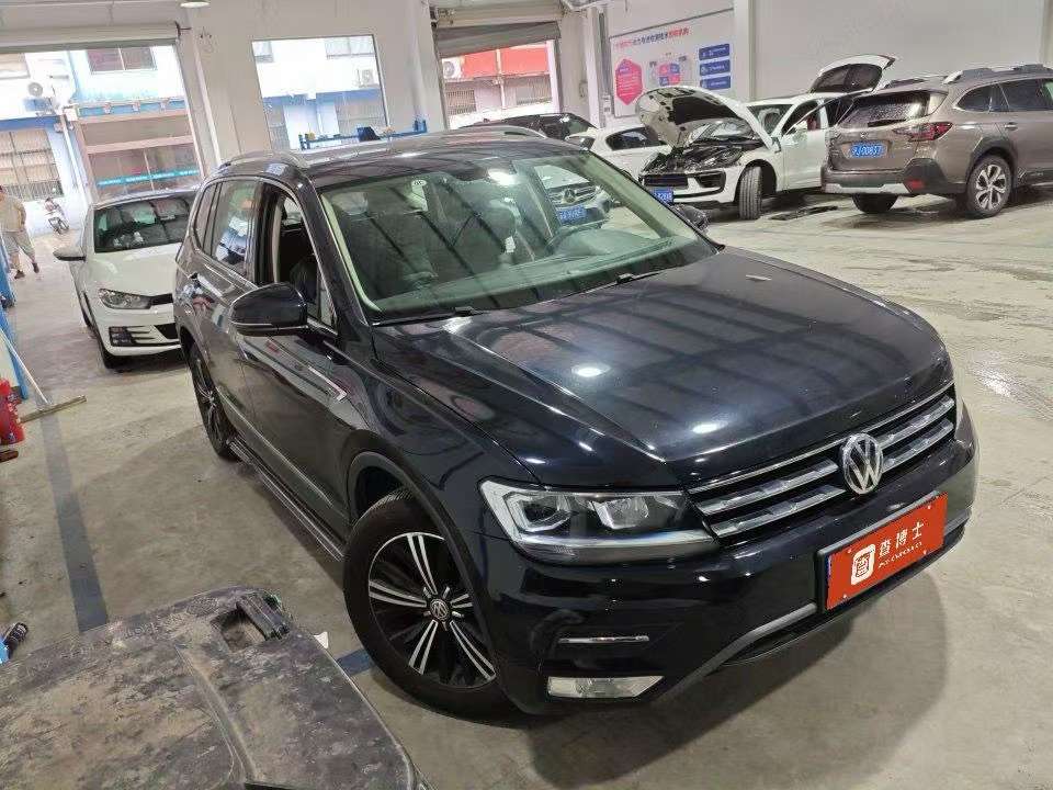 Volkswagen Tiguan L 2020 2.0TSI 330TSI 2WD Comfort Edition 2