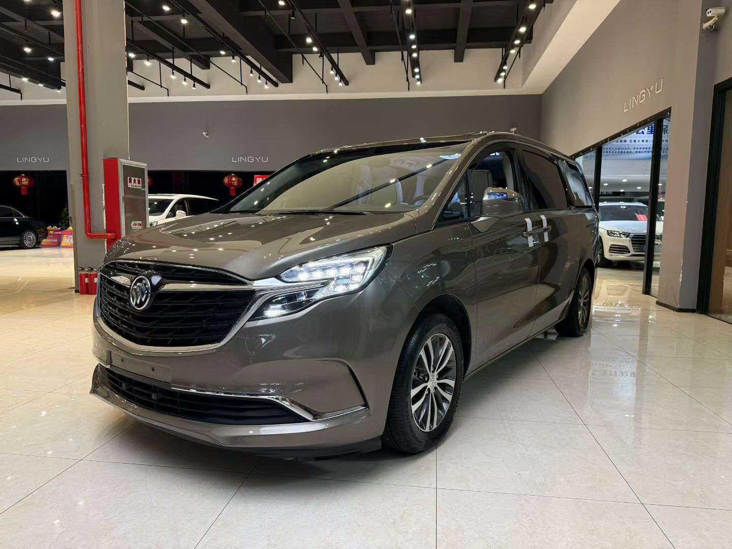 Buick GL8 GL8 653T 2