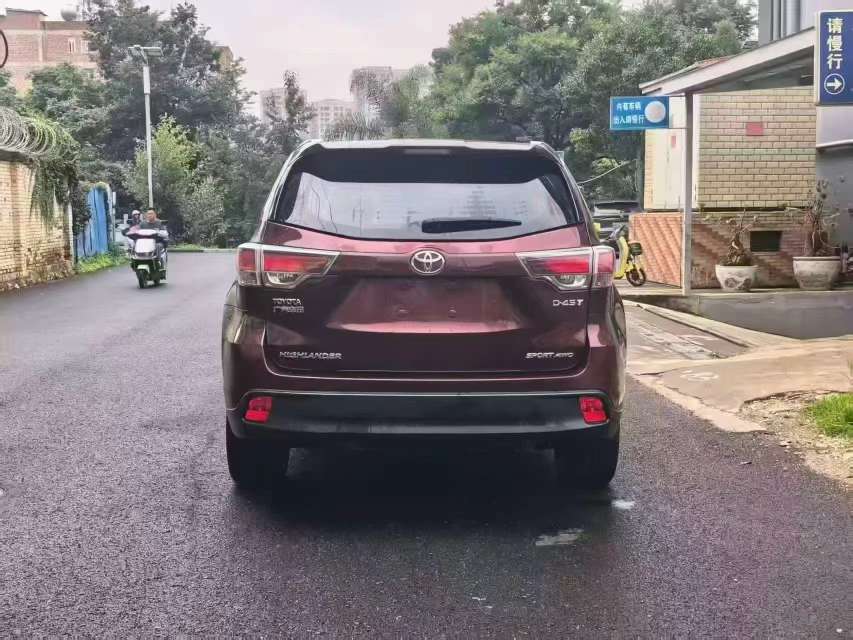 Toyota Highlander 2.0T AWD 7-Seat Luxury 8