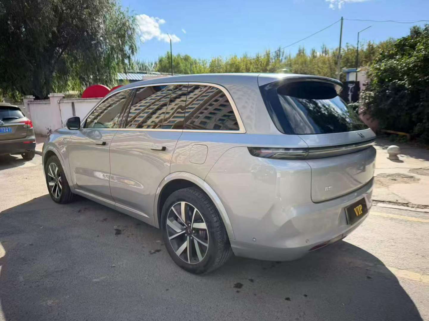 Li Auto L8 2023 9