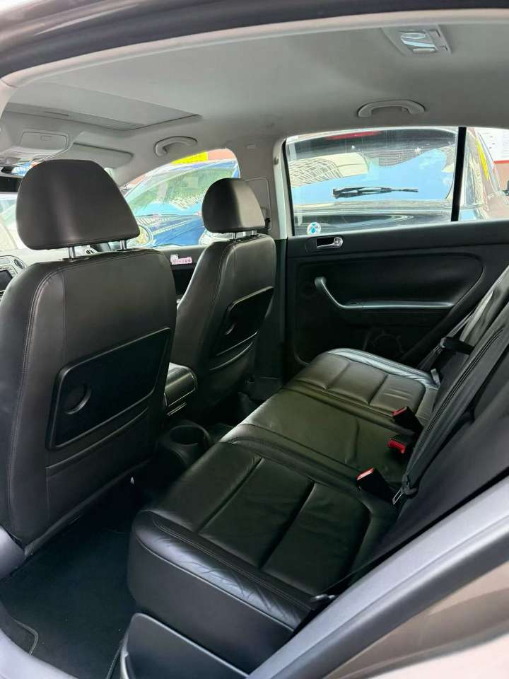 Volkswagen Golf Sportsvan 2014 1.4 Automatic Sunroof 4