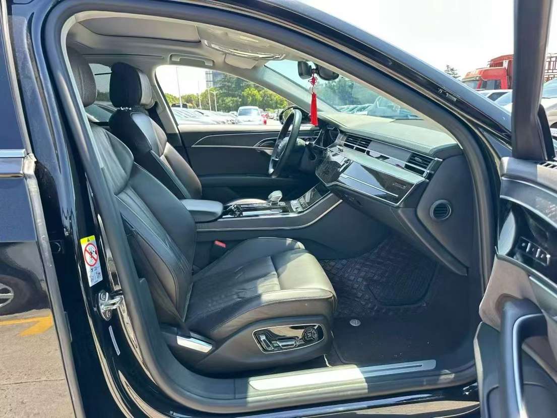 Audi A8L 50TFSI All-wheel Drive Comfort 8