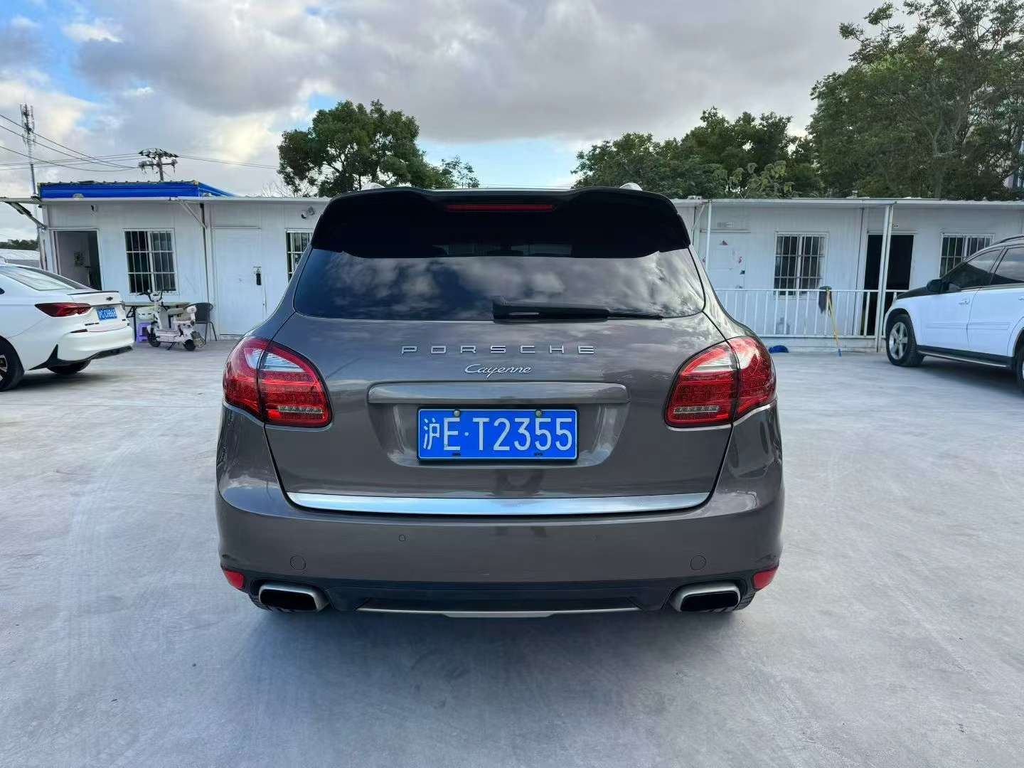Porsche Cayenne 8