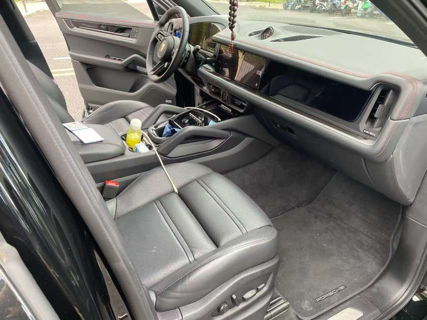 Porsche Cayenne 3.0T 6