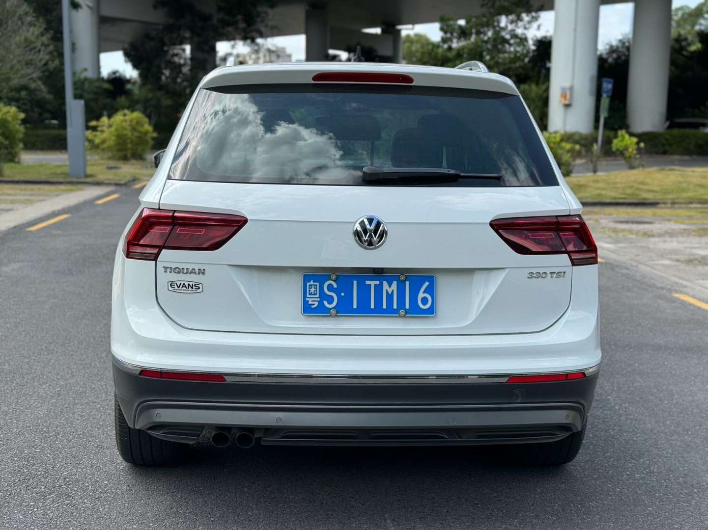 Volkswagen Tiguan 330TSI AWD R-Line 5
