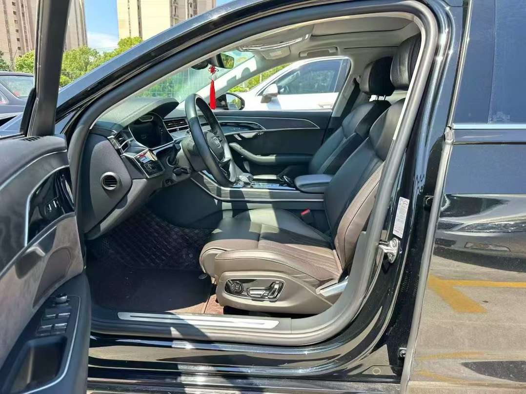 Audi A8L 50TFSI All-wheel Drive Comfort 5