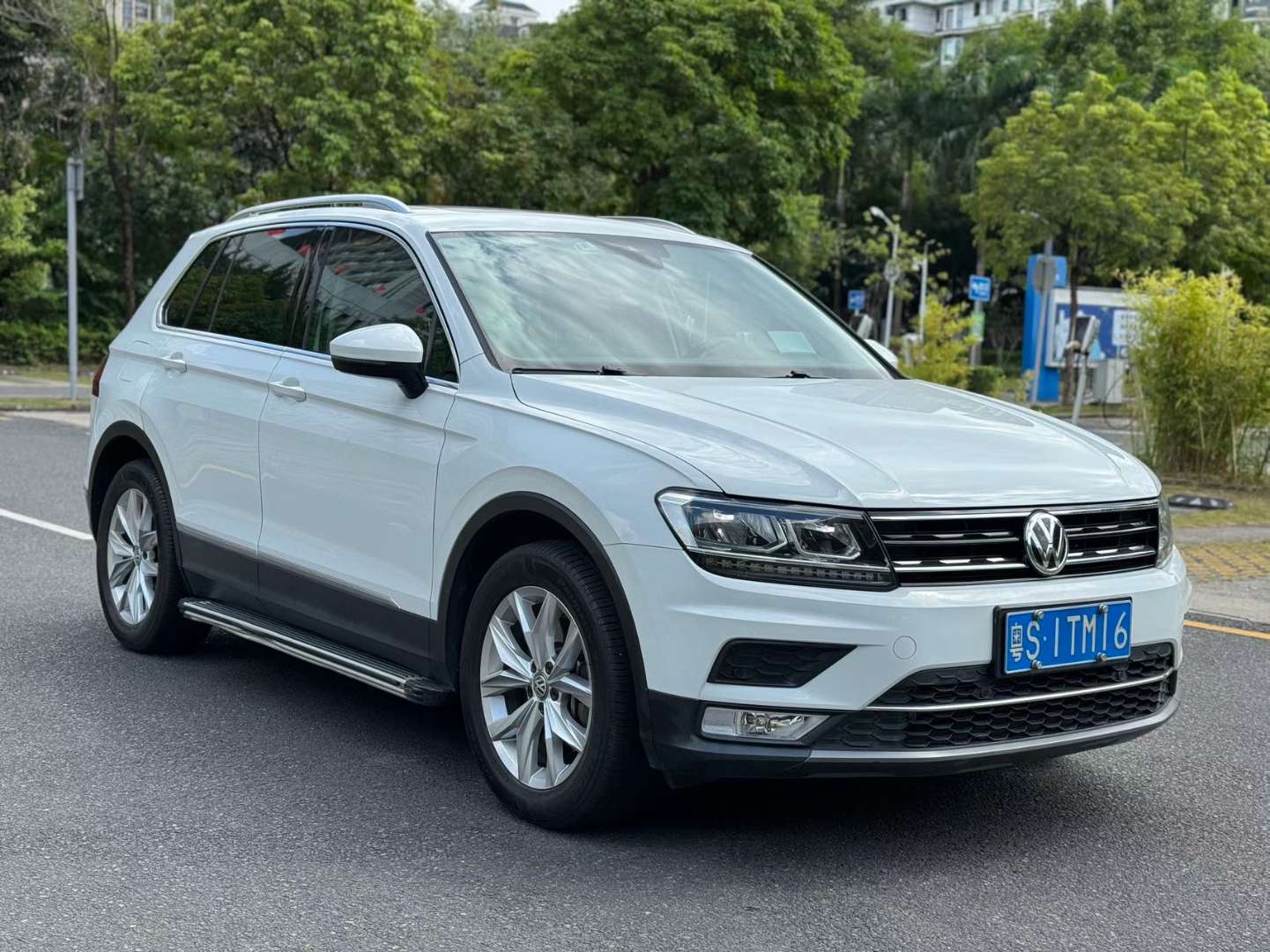 Volkswagen Tiguan 330TSI AWD R-Line 3