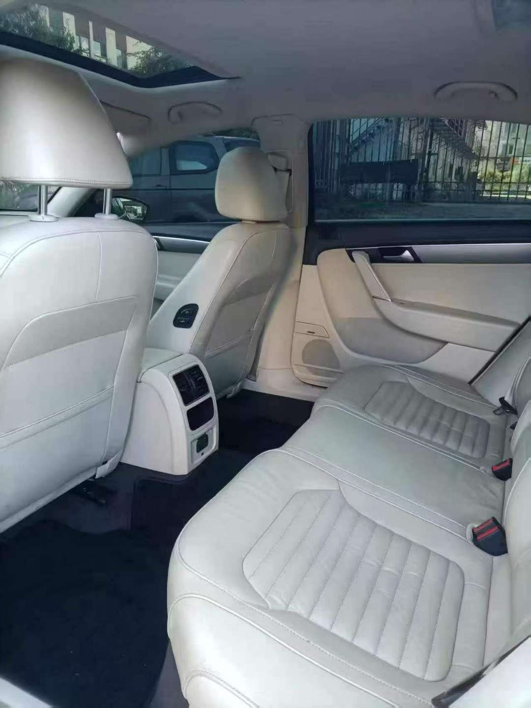 Volkswagen Magotan 2013 1.8T Automatic Sunroof Luxury Edition 9